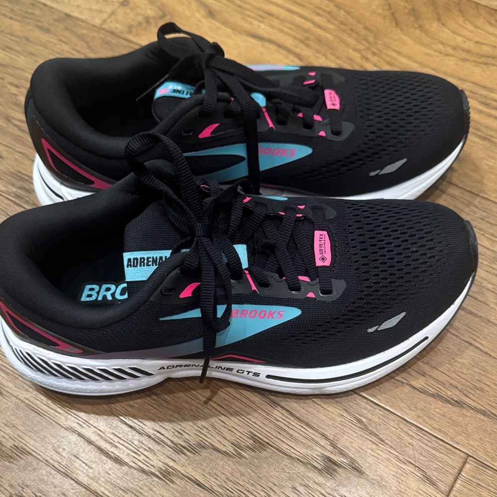 Brooks Women's Adrenaline GTS 23 GTX NIB